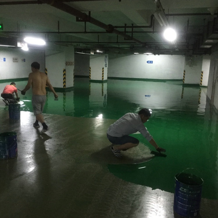 炎炎夏日，環氧地坪施工工人也“凌晨3點不回家”